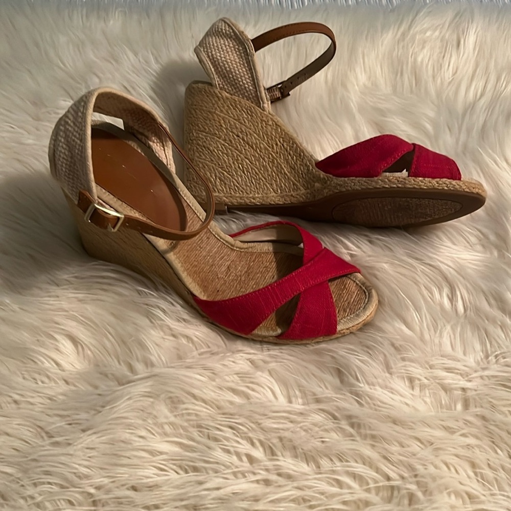 Red espadrills